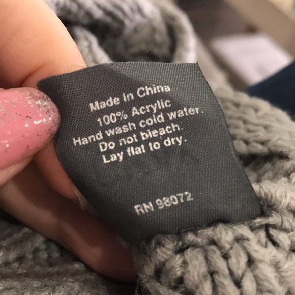 GRAY Saks Fifth Avenue cable knit studded infinity scarf - Picture 7 of 8